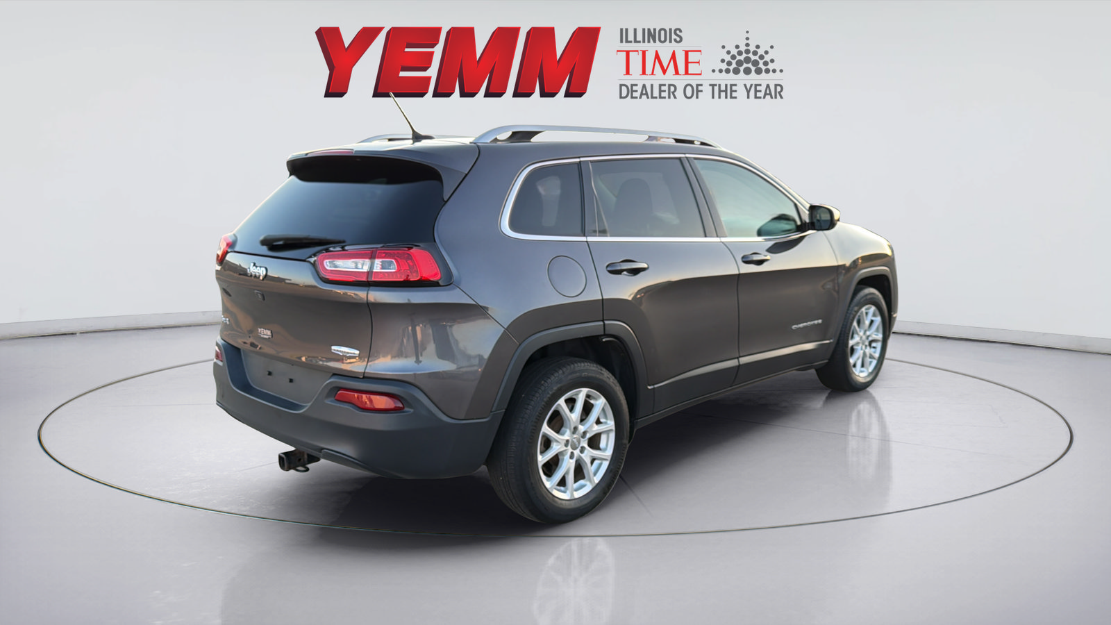 Used 2017 Jeep Cherokee Latitude w/ Cold Weather Group AWD/4WD image 8