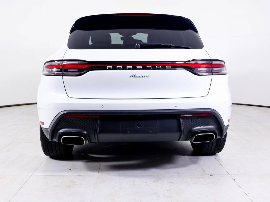 Used 2025 Porsche Macan image 28