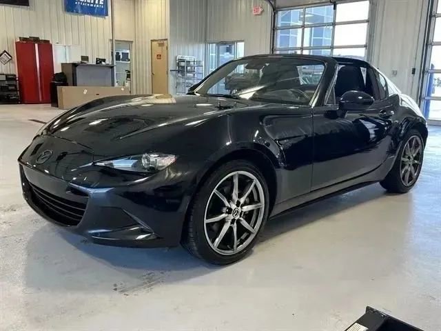 Used 2021 MAZDA MX-5 Miata RF Club RWD image 7