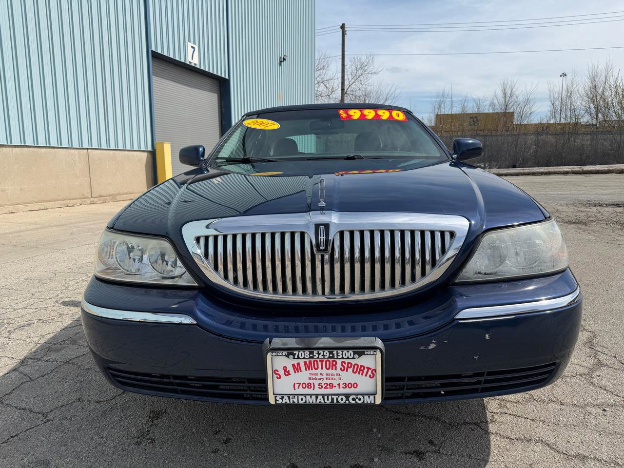 Used 2007 Lincoln Town Car Signature RWD image 3
