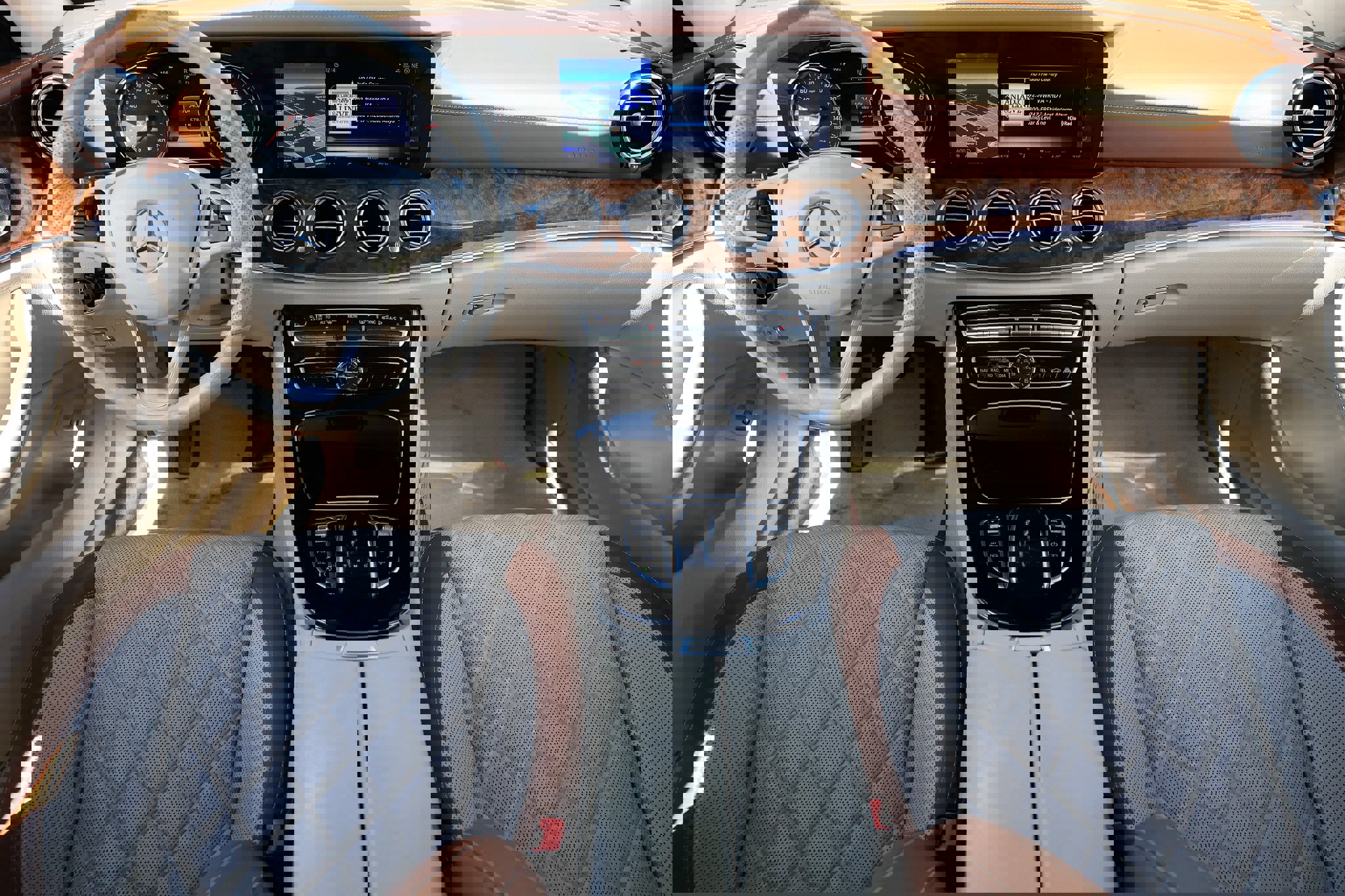 Used 2017 Mercedes-Benz E 300 4MATIC image 25