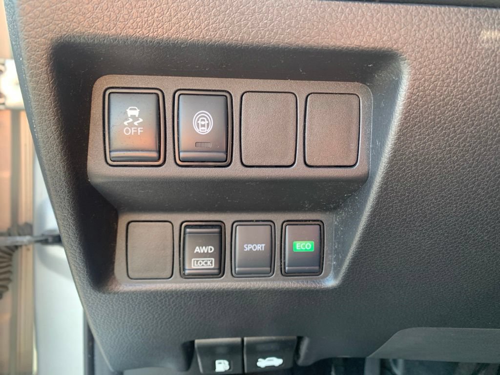 Used 2020 Nissan Rogue Sport S AWD/4WD image 38