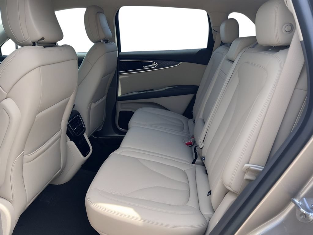 Used 2020 Lincoln Nautilus Reserve AWD/4WD image 7