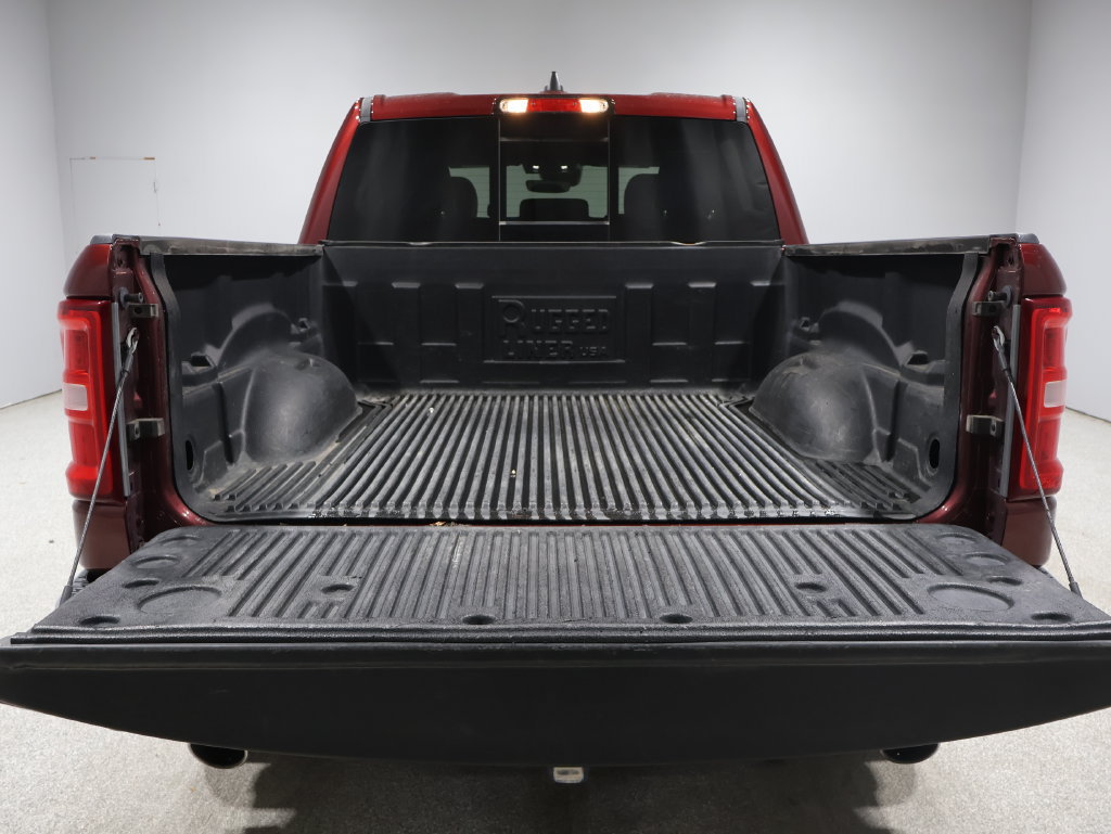 Used 2025 RAM 1500 Laramie AWD/4WD image 4