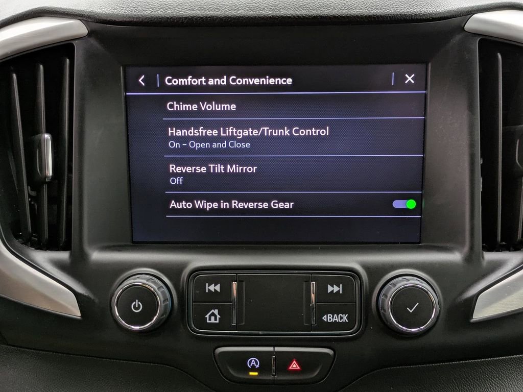 Used 2024 GMC Terrain SLT AWD/4WD image 8