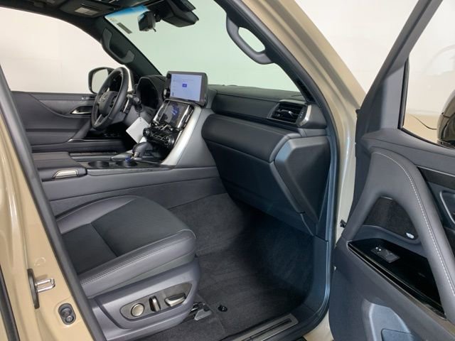 Used 2025 Lexus LX 700h Overtrail image 44