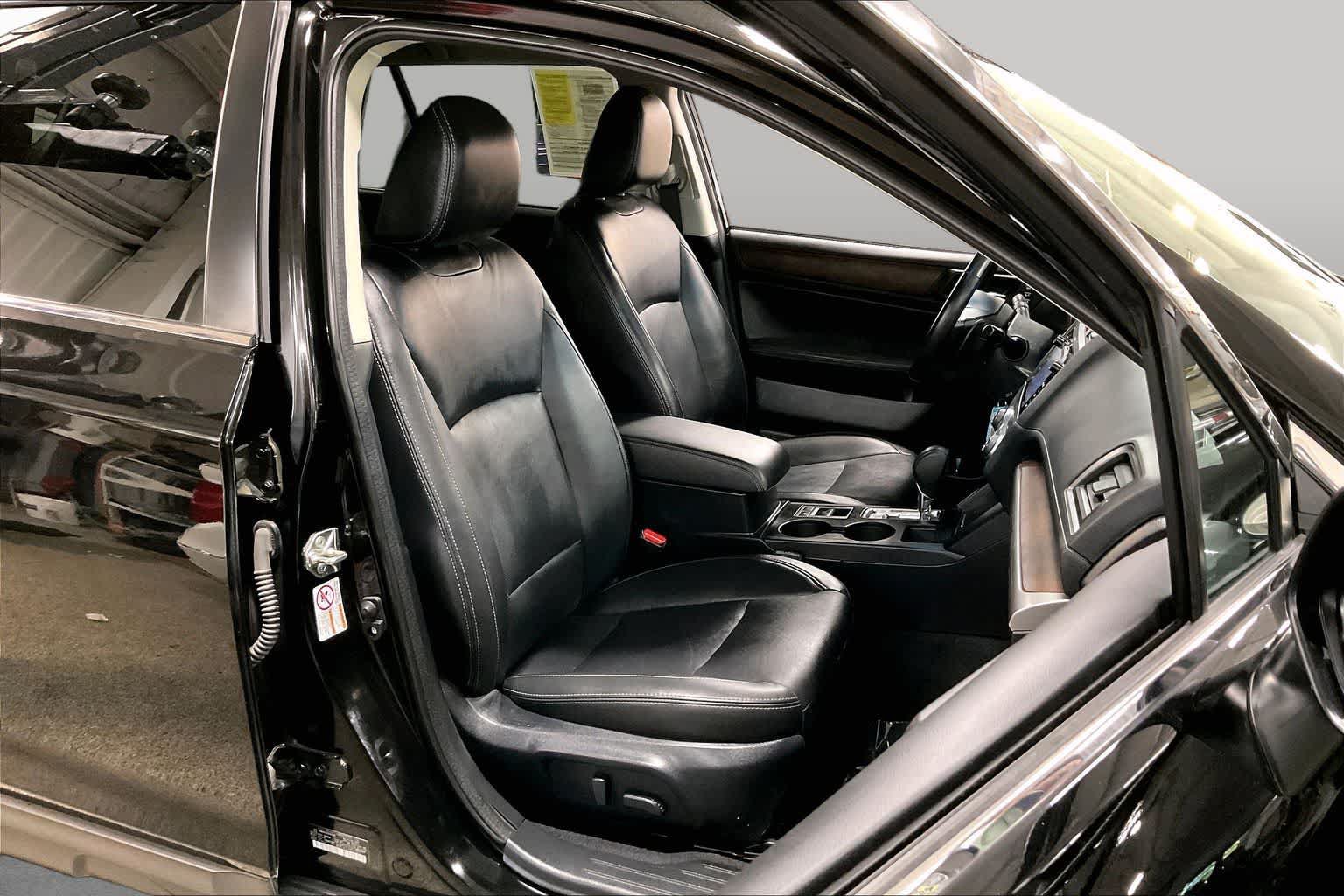 Used 2016 Subaru Outback 2.5i Limited AWD/4WD image 9