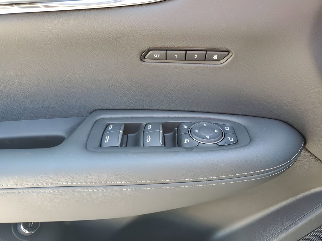 New 2025 Cadillac XT6 Luxury image 30