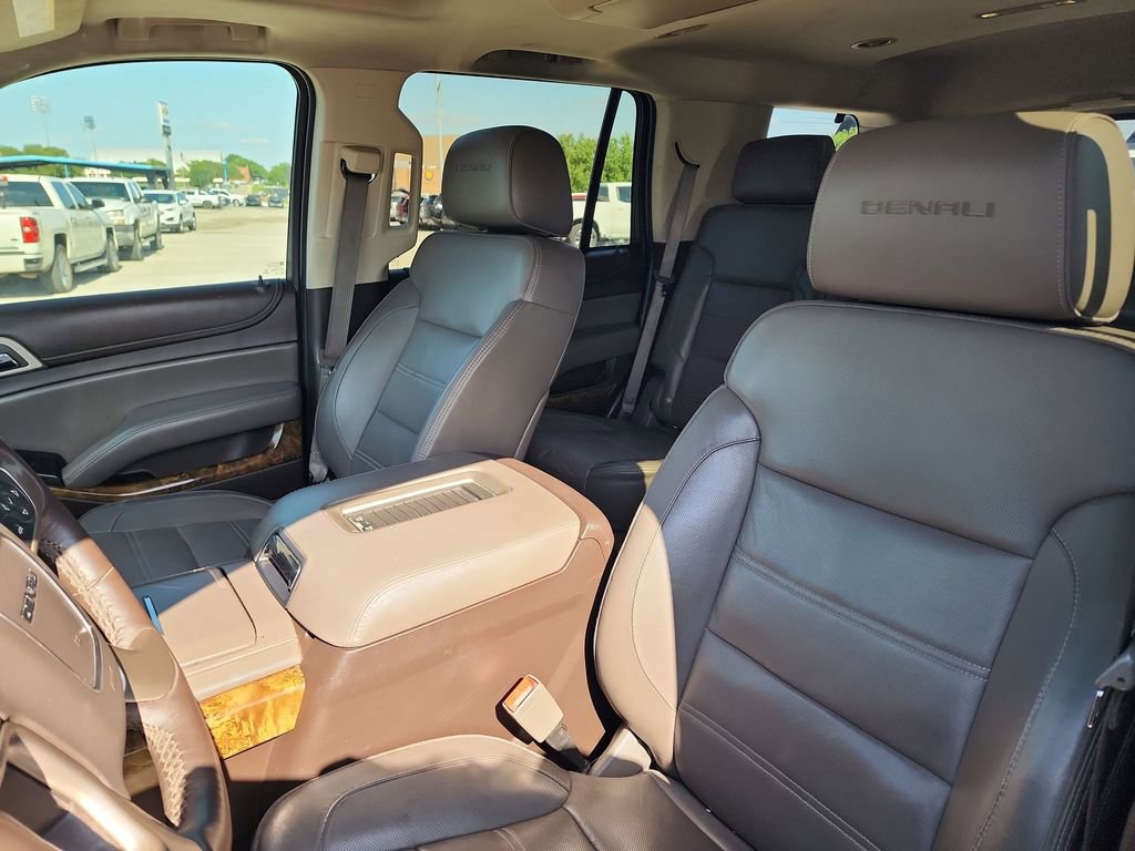 Used 2016 GMC Yukon Denali w/ Open Road Package RWD image 12