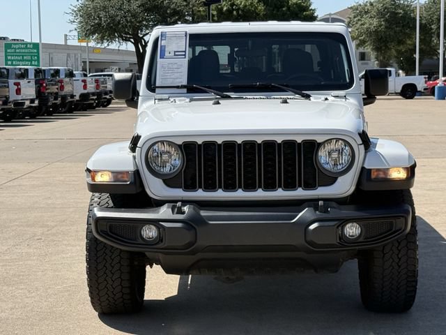 Used 2025 Jeep Gladiator Sport AWD/4WD image 8