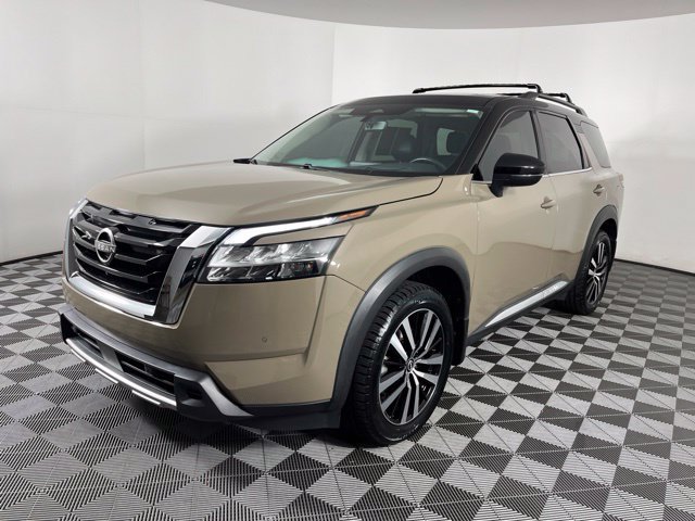Used 2023 Nissan Pathfinder Platinum w/ Cargo Package AWD/4WD image 6