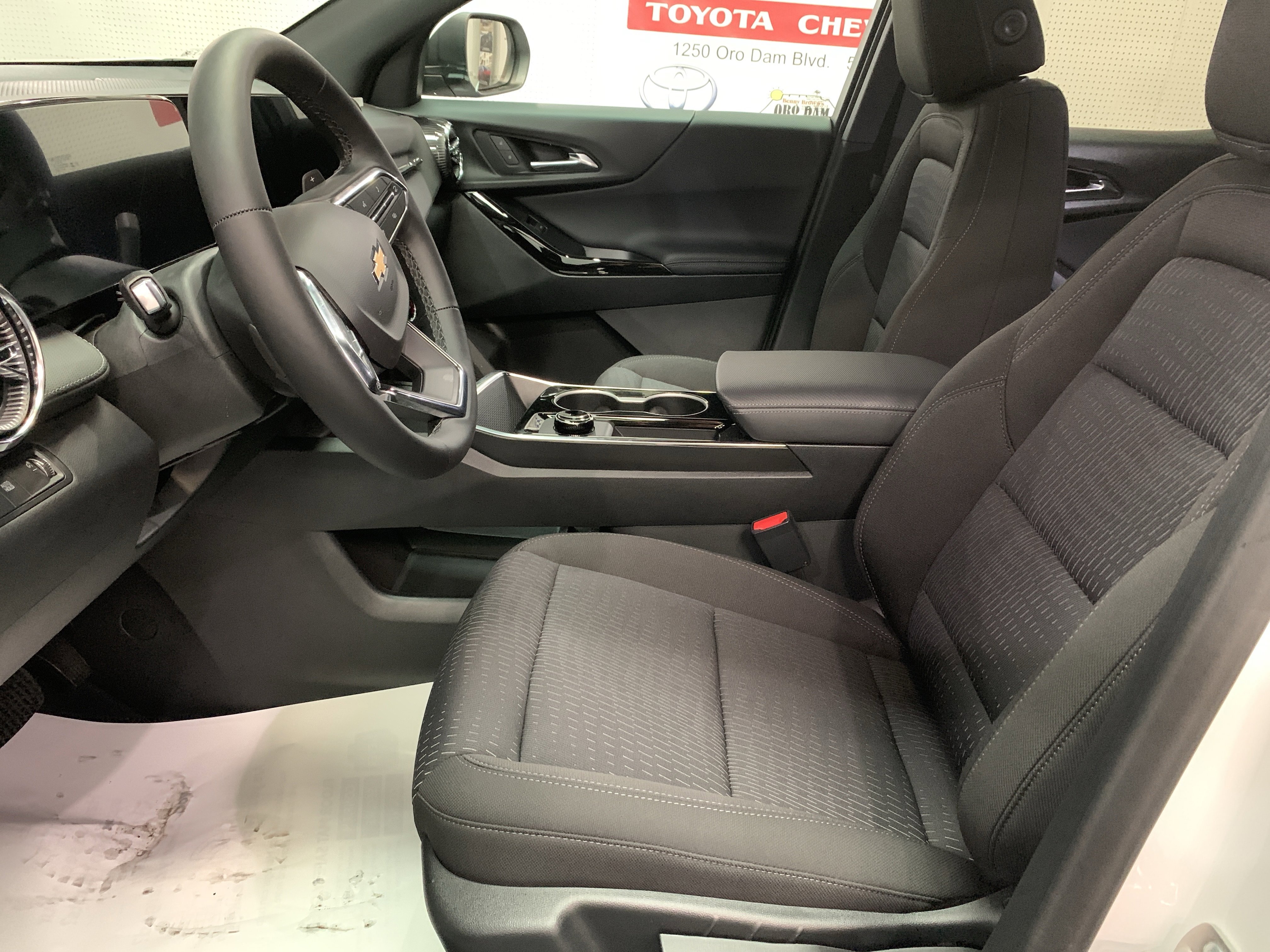 New 2026 Chevrolet Equinox LT image 8