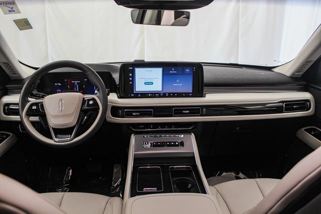 Used 2025 Lincoln Aviator AWD image 28