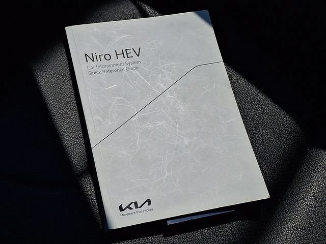 Used 2022 Kia Niro Touring Special Edition FWD image 27