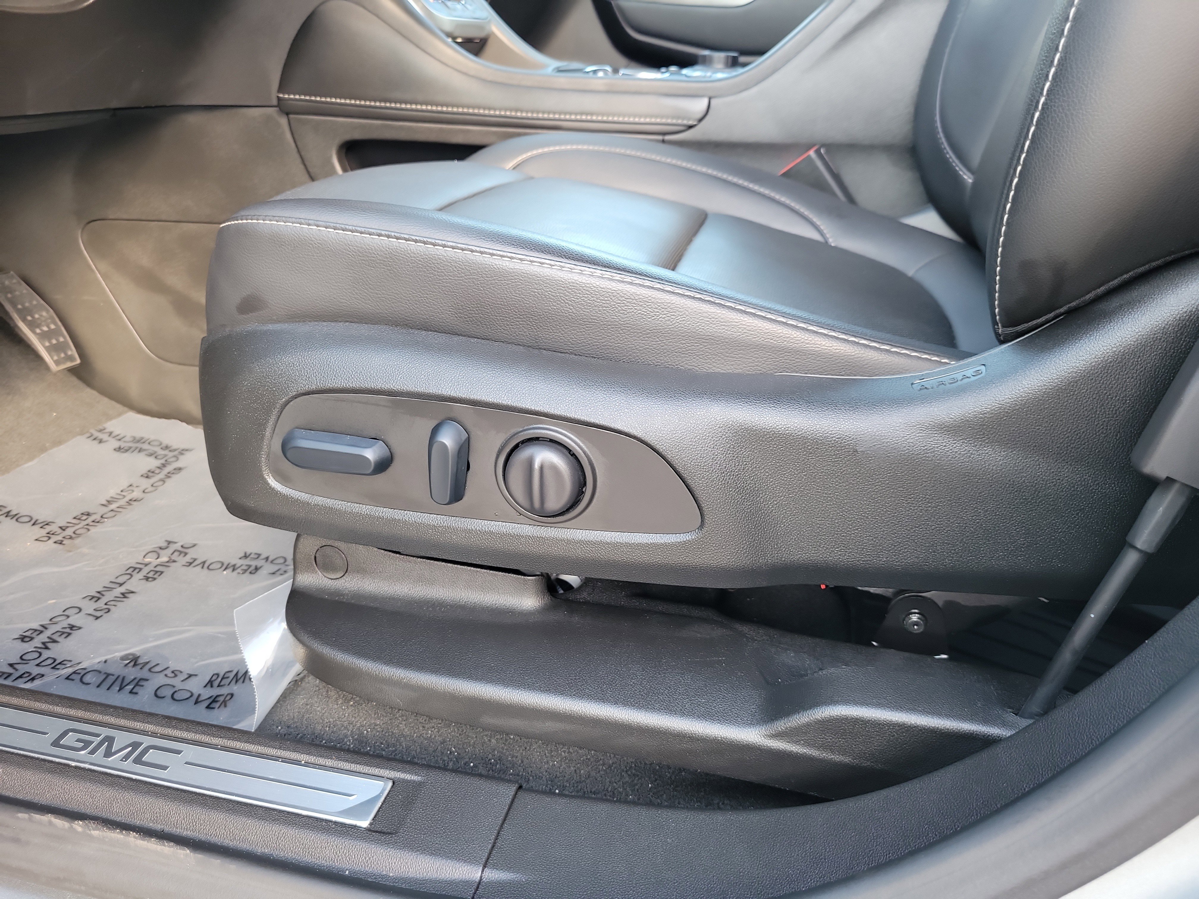 Used 2023 GMC Acadia SLT w/ Technology Package image 12