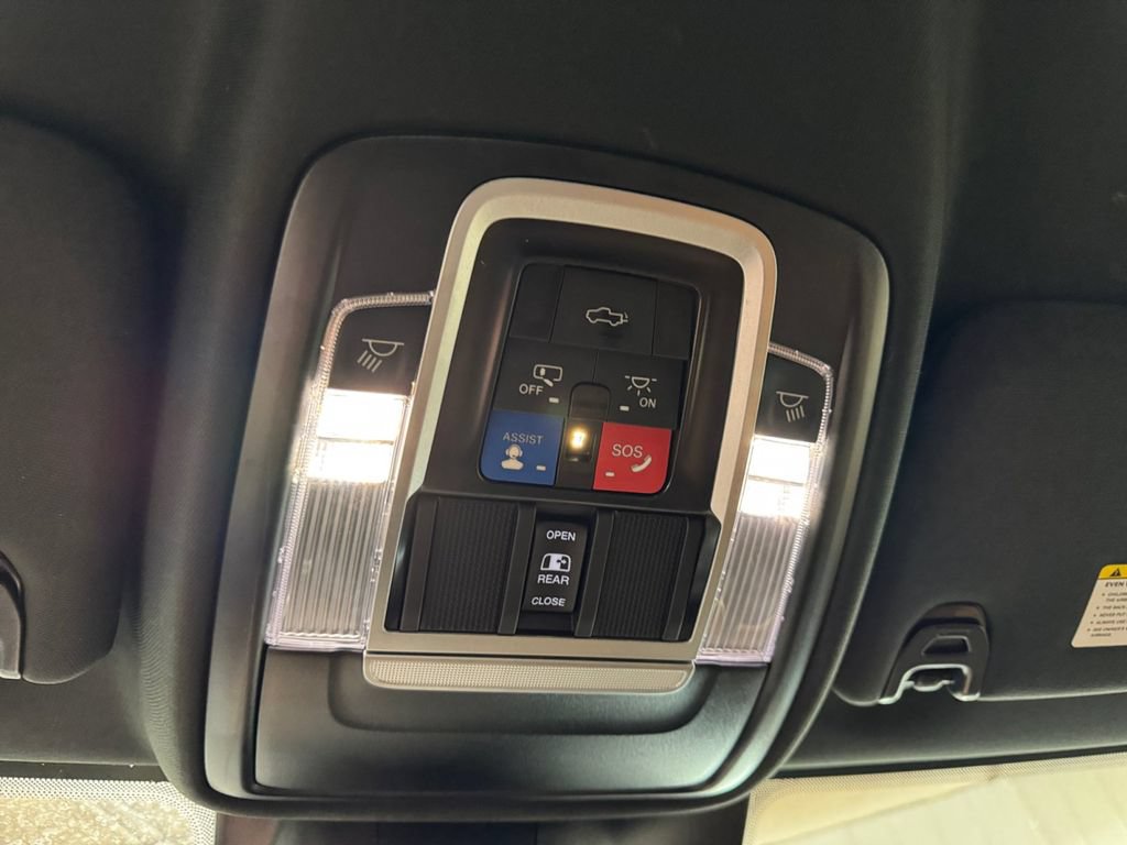 Used 2023 RAM 2500 Limited AWD/4WD image 21