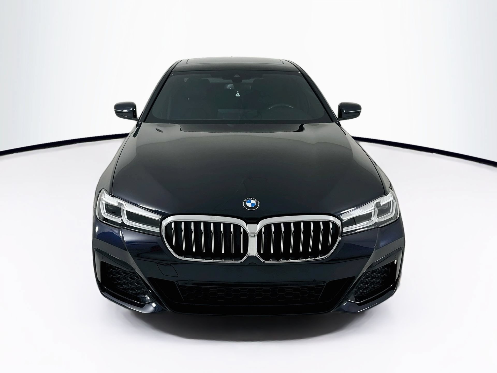 Used 2023 BMW 530i xDrive w/ M Sport Package AWD/4WD image 2