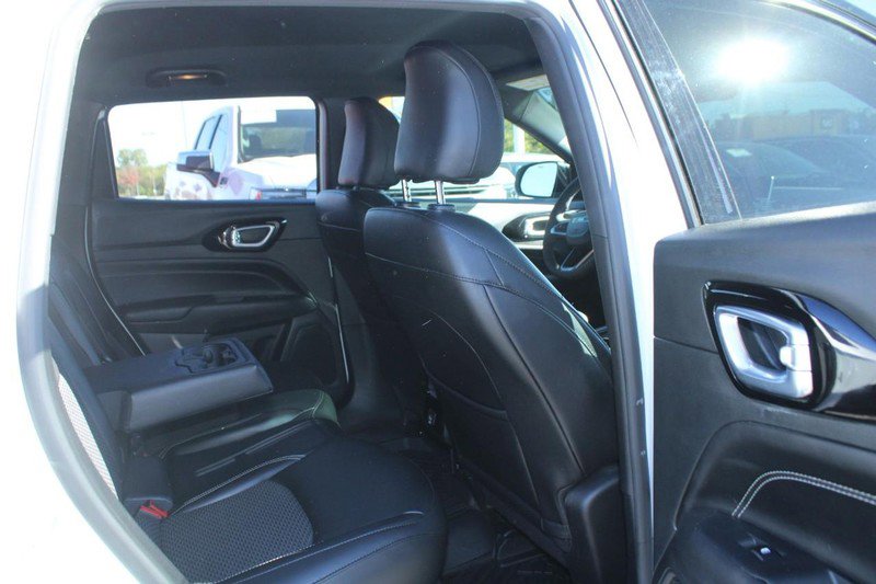 Used 2023 Jeep Compass Latitude image 13