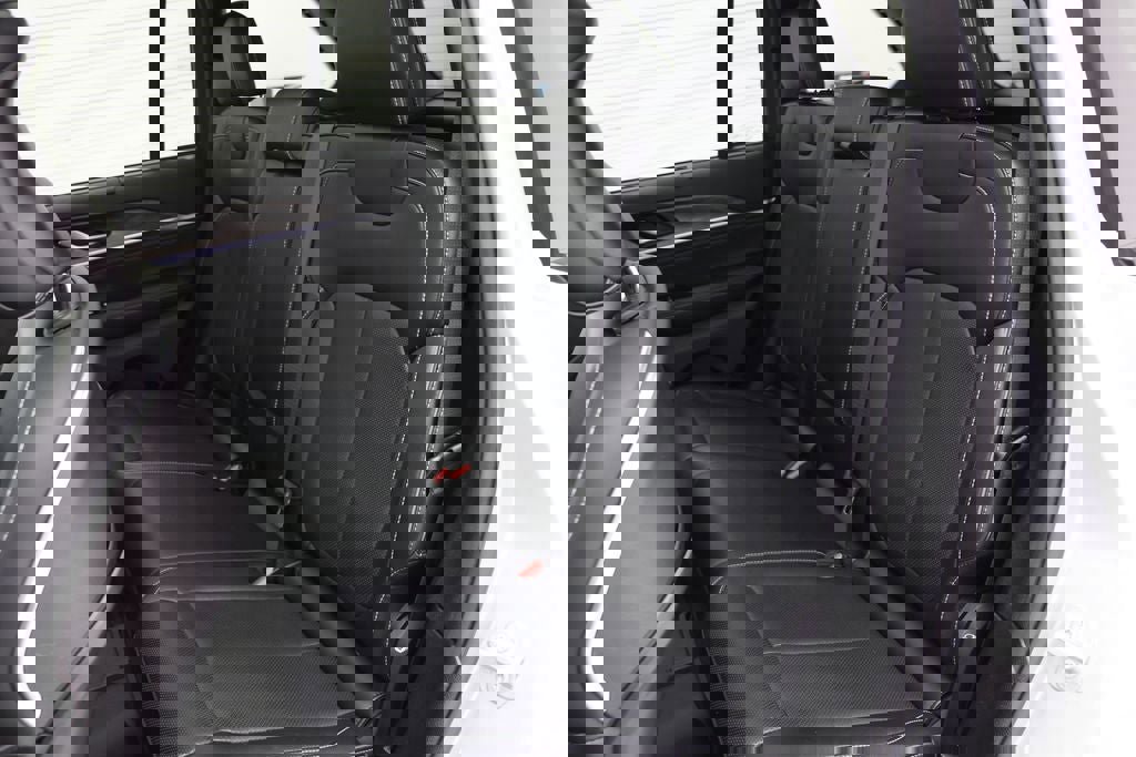 Used 2023 Jeep Grand Cherokee Overland w/ Advanced Protech Group III AWD/4WD image 11