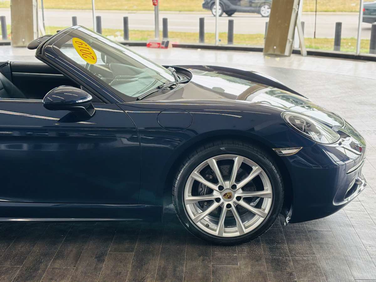 Used 2019 Porsche 718 Boxster RWD image 5