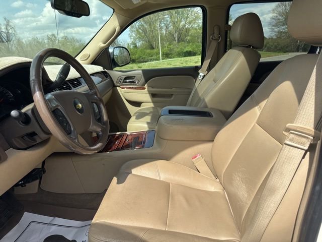 Used 2013 Chevrolet Avalanche LTZ image 18