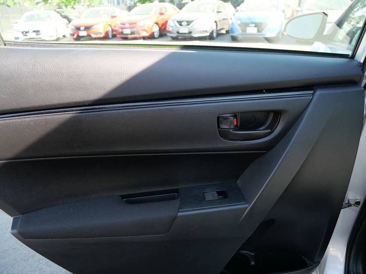 Used 2017 Toyota Corolla L w/ Carpet Mat Package (TMS) FWD image 27