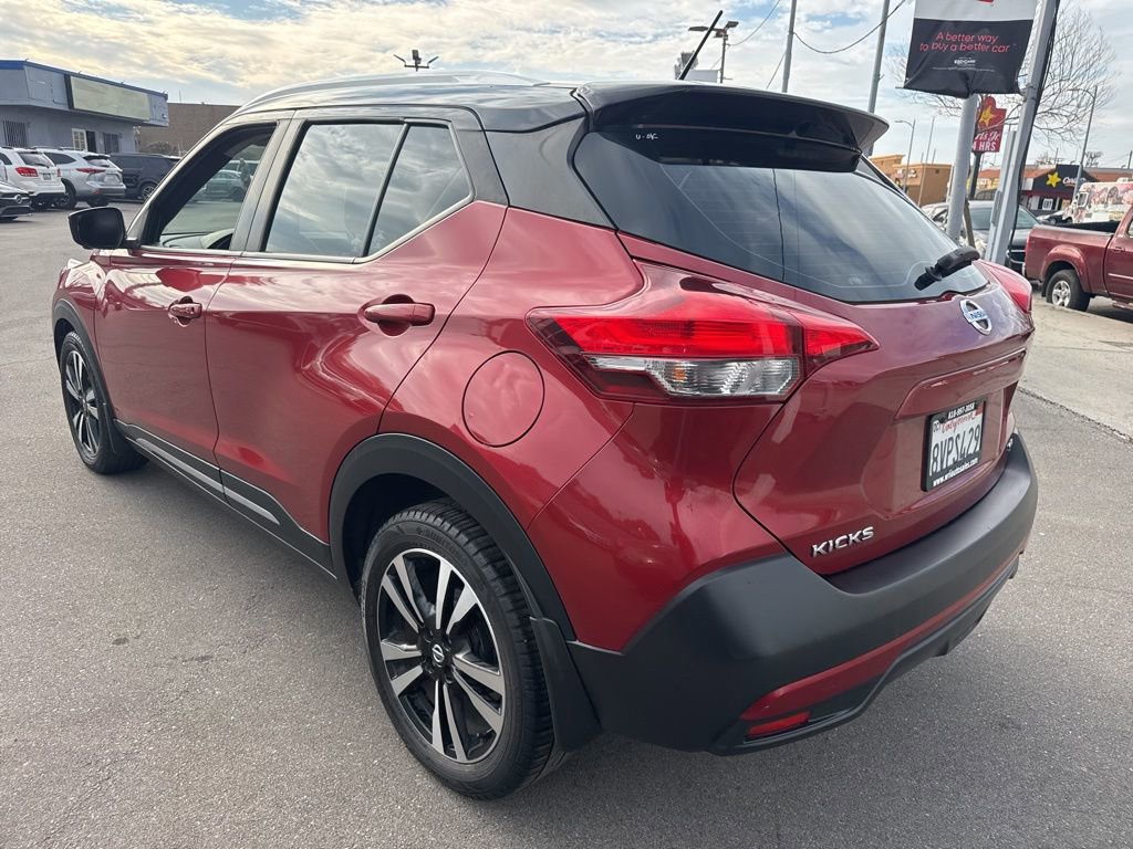 Used 2019 Nissan Kicks SR w/ SR Premium Package image 3