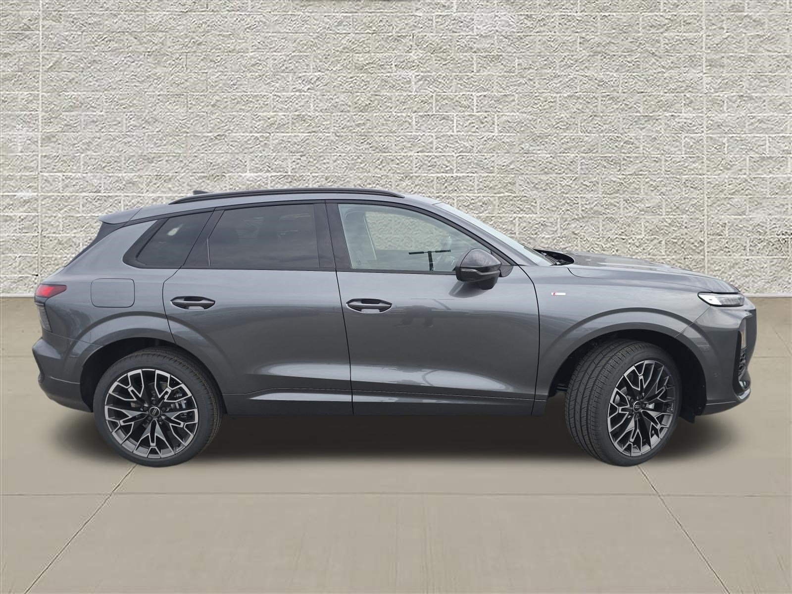 New 2026 Audi Q3 quattro 2.0T AWD/4WD image 8