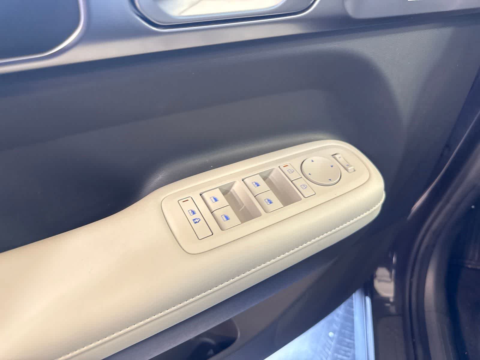 Used 2024 Hyundai Santa Fe SEL FWD image 18