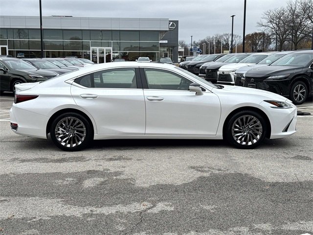 Certified 2025 Lexus ES 300h Ultra Luxury image 4