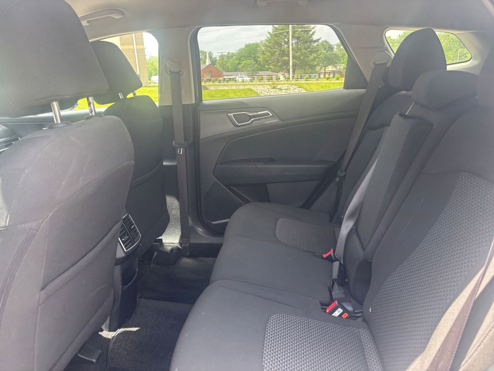 Used 2025 Kia Sportage LX image 23