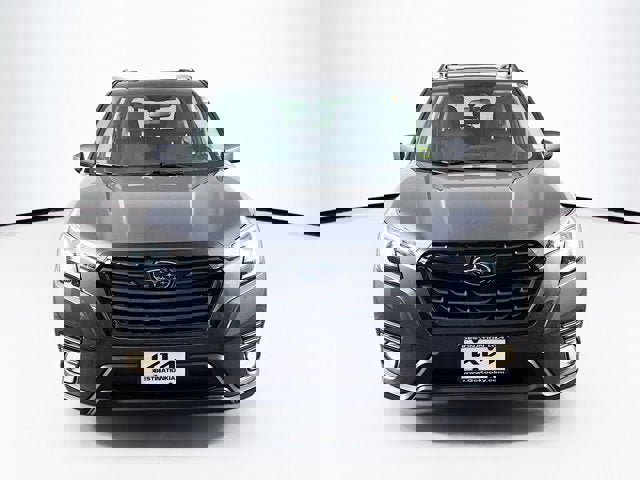 Used 2023 Subaru Forester Premium image 2