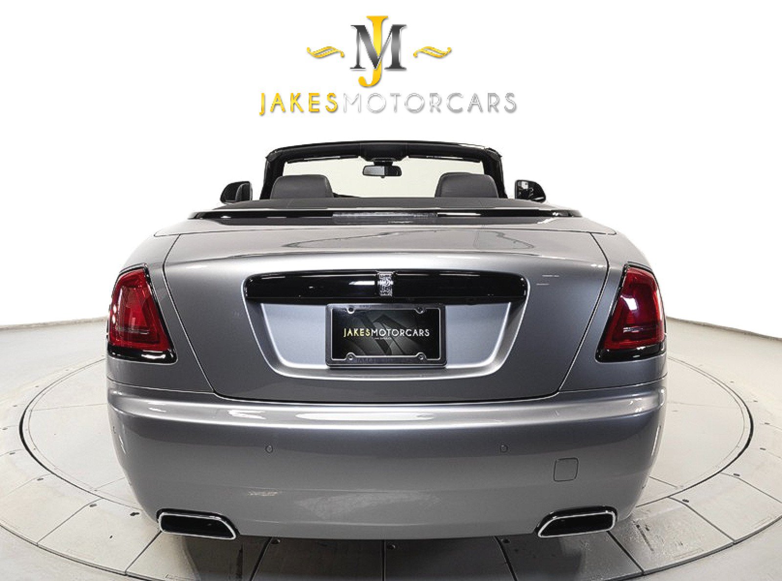 Used 2019 Rolls-Royce Dawn RWD image 10