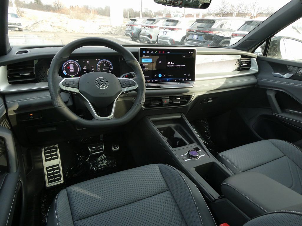 New 2026 Volkswagen Tiguan SE R-Line AWD/4WD image 25