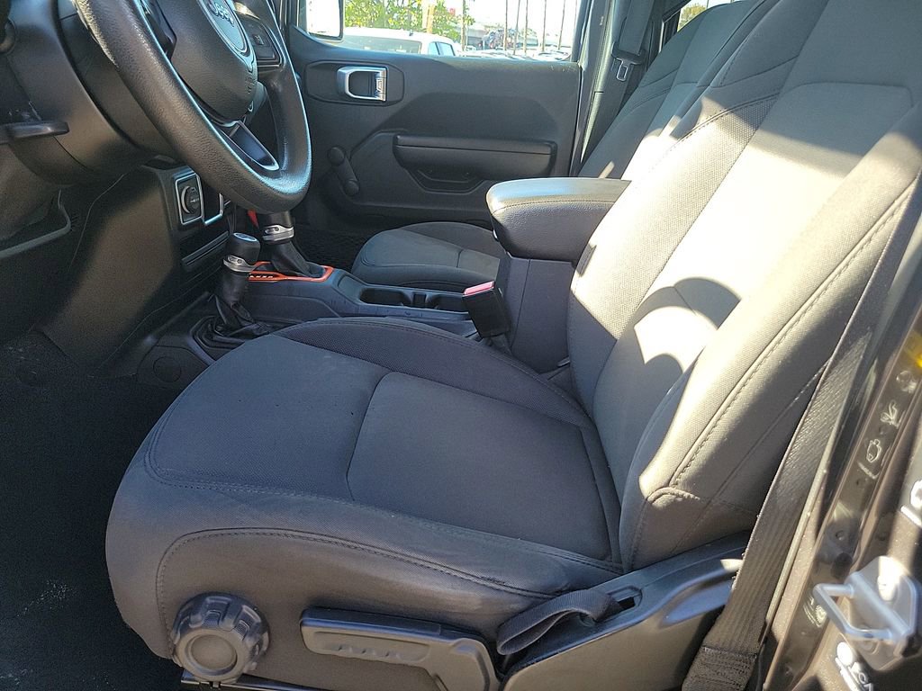 Used 2022 Jeep Gladiator Sport image 16