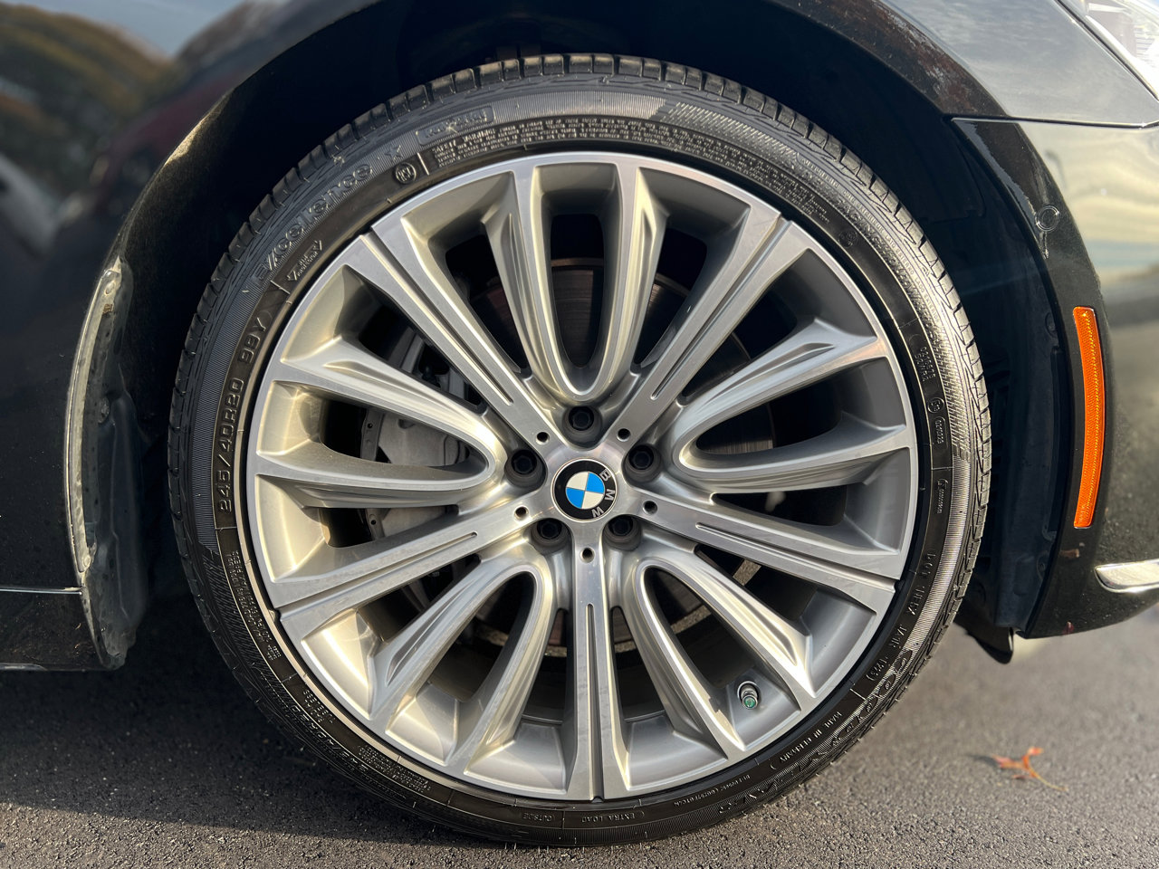 Used 2019 BMW 750i w/ Executive Package image 39