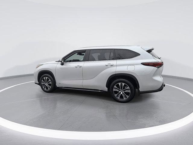 Certified 2026 Toyota Highlander XLE image 8