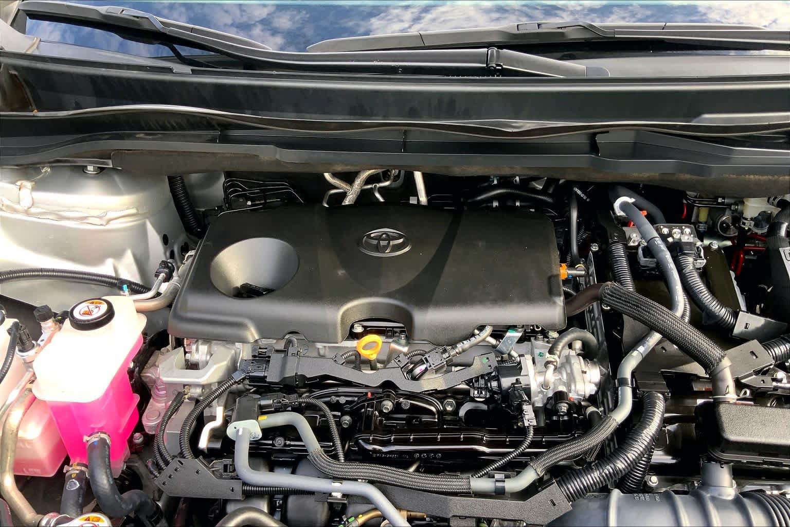 Used 2024 Toyota Sienna XLE FWD image 32
