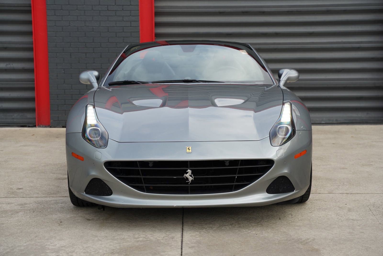Used 2016 Ferrari California T RWD video 2