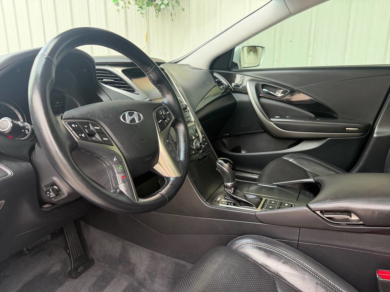 Used 2014 Hyundai Azera Limited w/ Option Group 02 FWD image 11