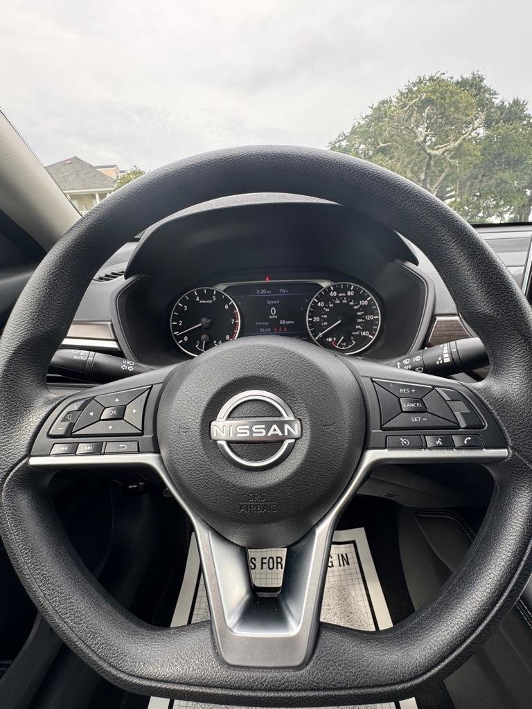 Used 2023 Nissan Altima 2.5 SV FWD image 18