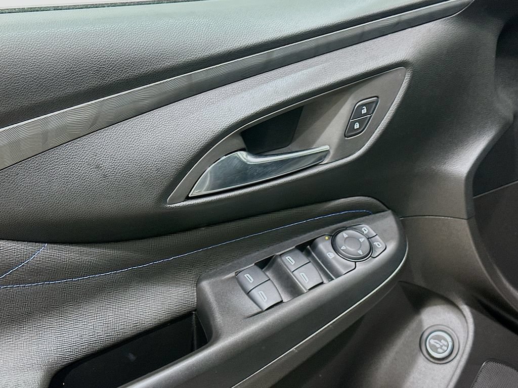 Certified 2025 Buick Envista Sport Touring w/ Convenience I Package FWD image 17