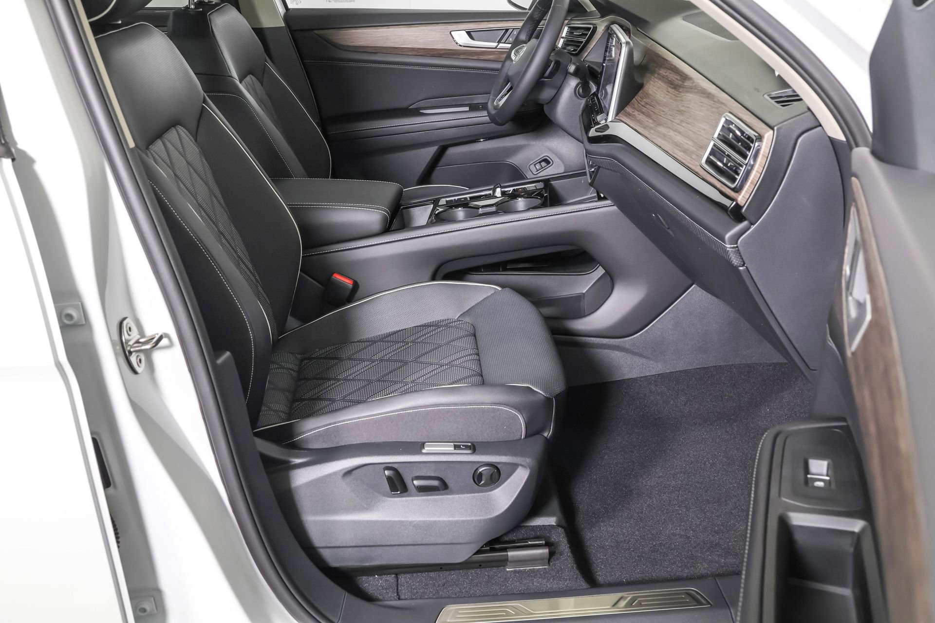 New 2026 Volkswagen Atlas SEL Premium R-Line image 45