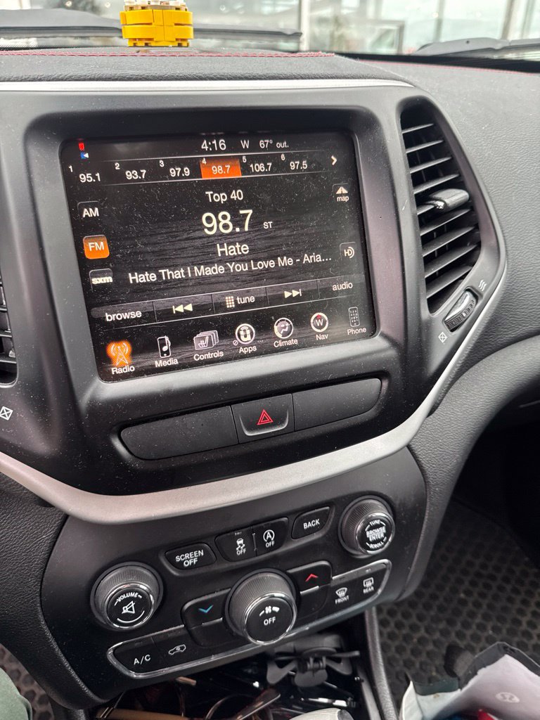 Used 2016 Jeep Cherokee Trailhawk w/ Cold Weather Group AWD/4WD image 17