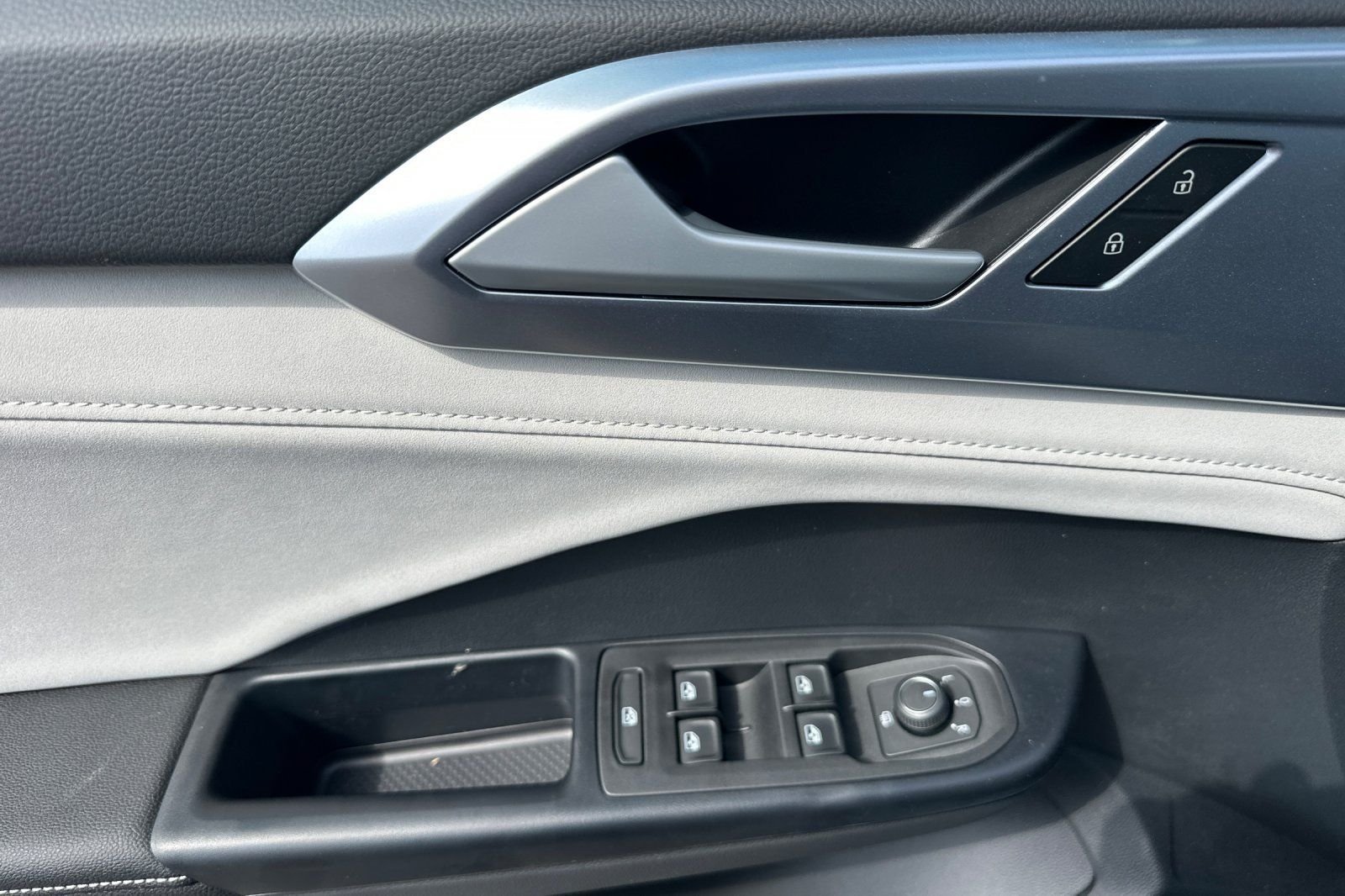 New 2026 Volkswagen Taos SE AWD/4WD image 11