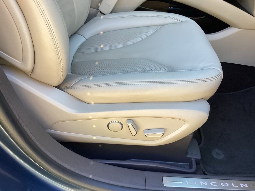 Used 2019 Lincoln Nautilus Select image 31