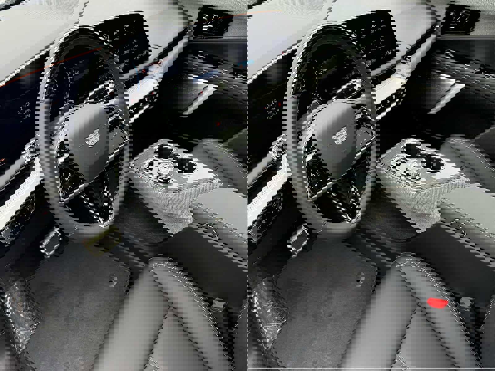 Used 2025 Cadillac Optiq Luxury 1 image 10