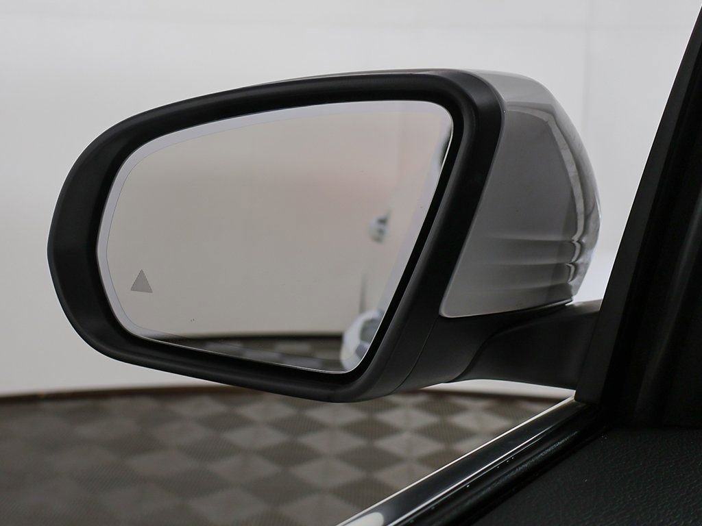 Used 2025 Mercedes-Benz GLA 250 4MATIC image 36