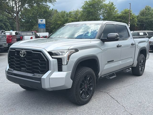 Used 2022 Toyota Tundra SR5 w/ SR5 Convenience Package AWD/4WD image 3