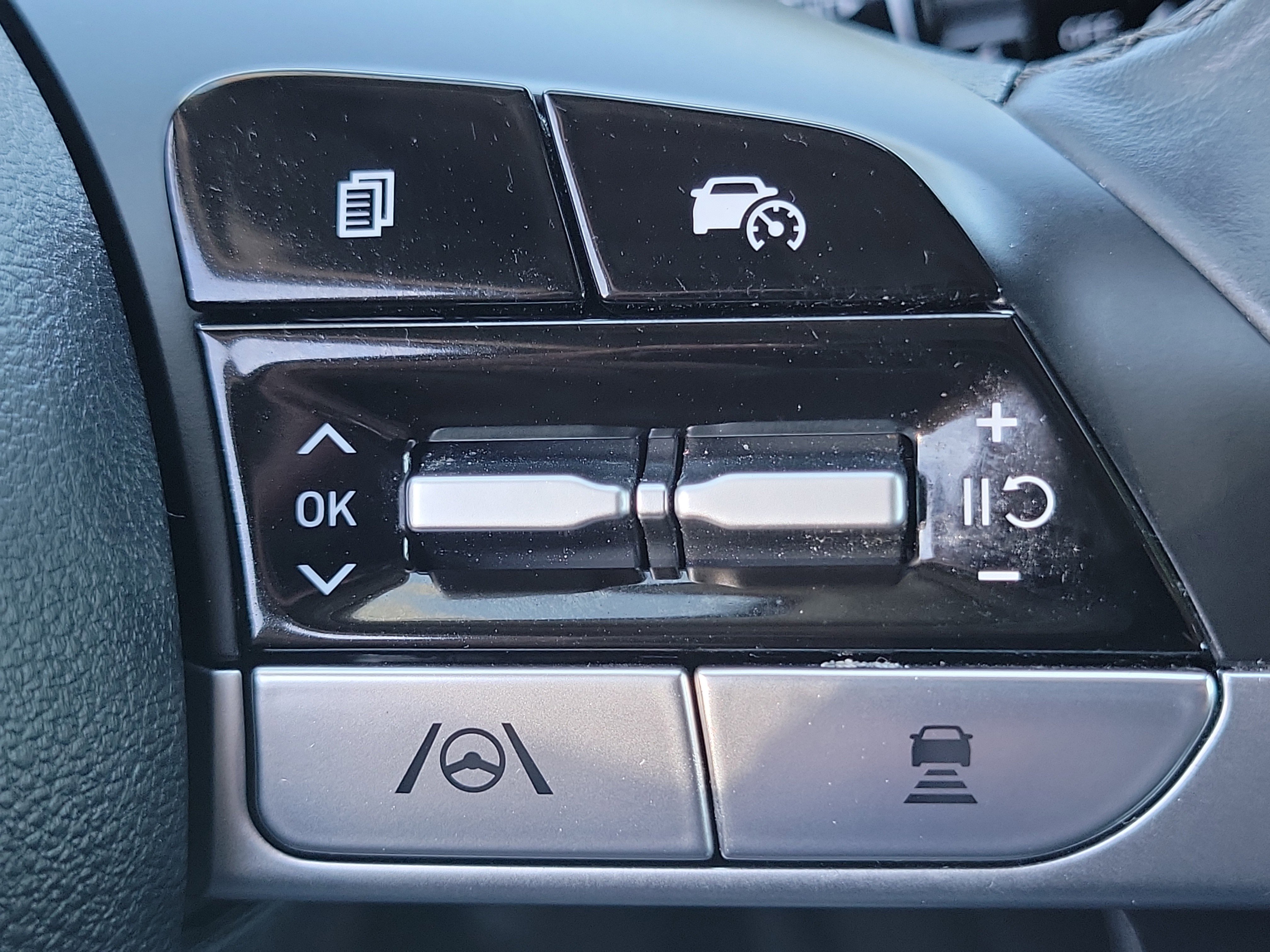 Certified 2024 Hyundai Tucson SEL w/ Convenience Package FWD image 9